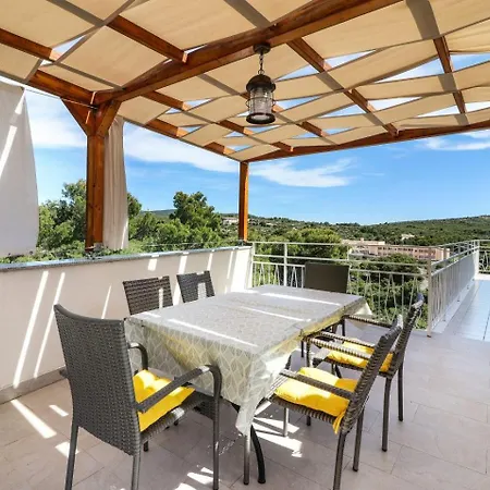 Apartment In With Sea View, Terrace, Air Conditioning, Wifi 5155-2 *