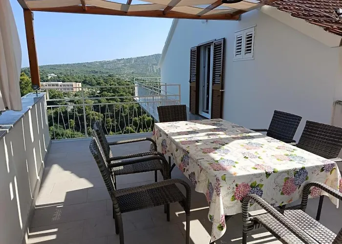 In With Sea View, Terrace, Air Conditioning, Wifi 5155-2 * Primošten