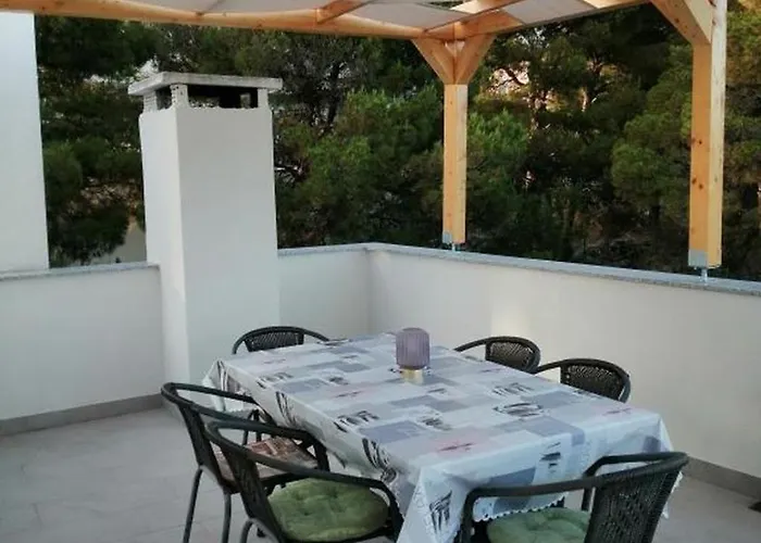 In With Sea View, Terrace, Air Conditioning, Wifi 5155-2 * Primošten